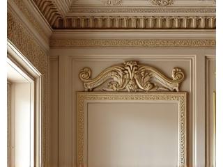 Bilde av et elegant barokkslott i Oslo, med fokuserte områder som viser restaurert stukkarbeid og ornamentikk.